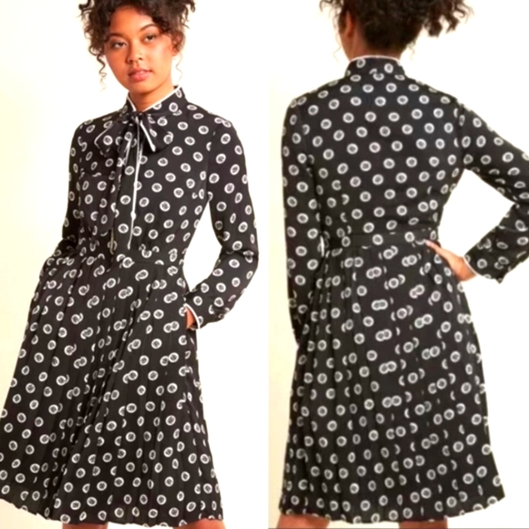 Modcloth Dresses & Skirts - Modcloth Black and White Long Sleeve Dress